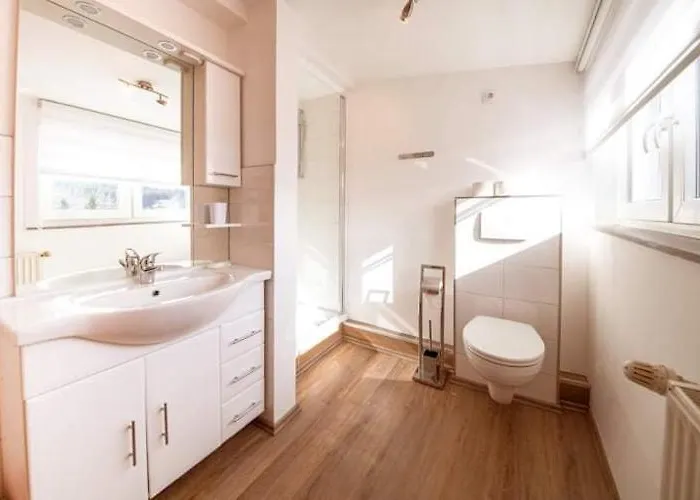 Und China - Thai Restaurant - Haus Casa de hóspedes 3*